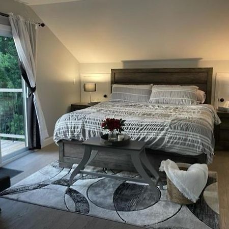 Sunsets At The Oasis Guest House Greater Napanee Ngoại thất bức ảnh